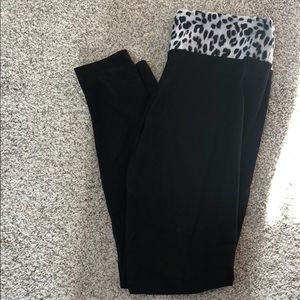 Victoria Secret PINK leggings w/leopard waist band